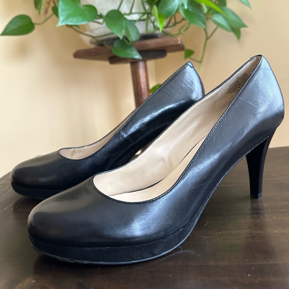 Nine West Classic Black Leather Pumps Women’s Size 8M